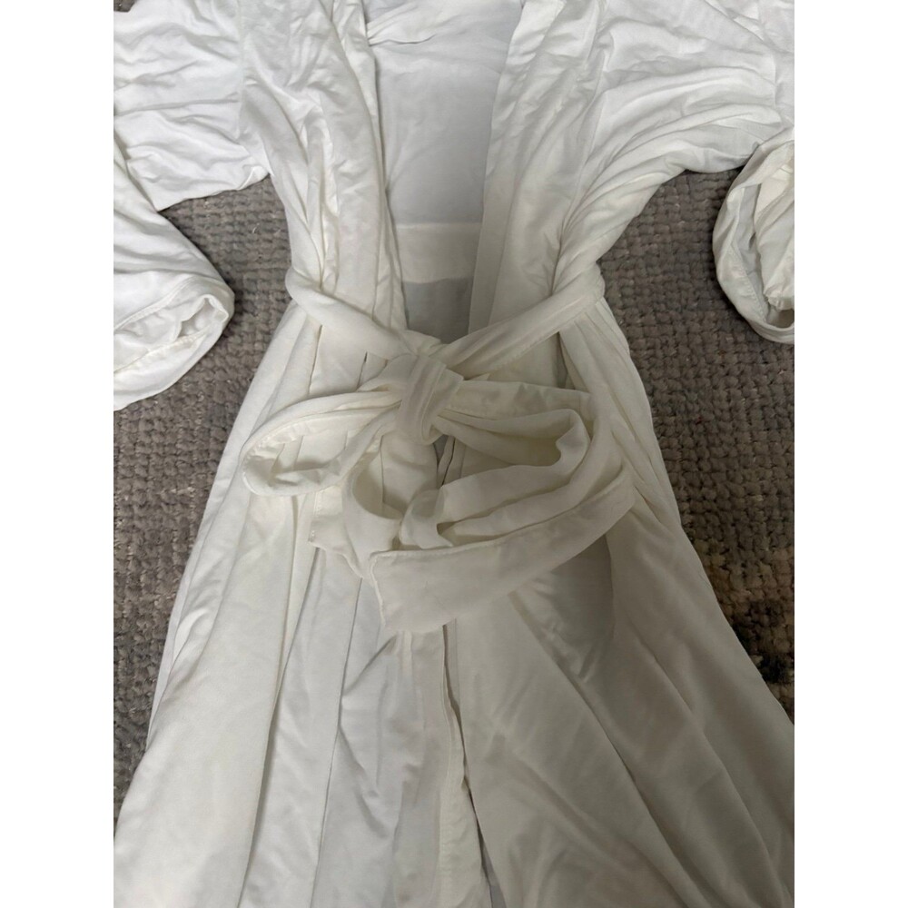 Lightweight White Short Sleeve Robe
